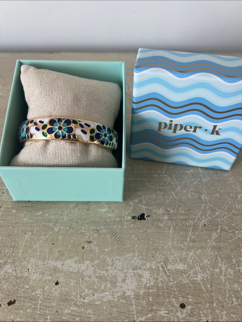 NEW Piper K Blue Floral Enamel Hinged Bangle Bracelet – Gift Box